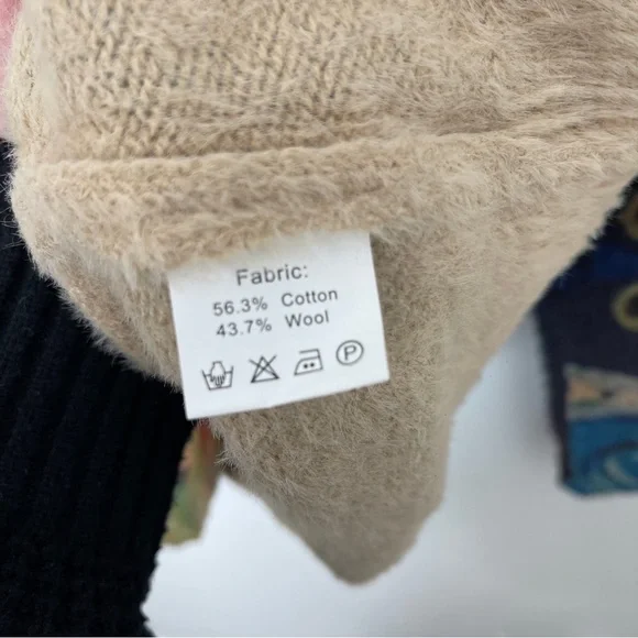 NWOT Oversized ULTRA SOFT Sweater with Cats | Size L - Picture 6 of 11